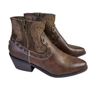 NWOT Coolway Brown Leather Western Embroidered Ankle Boot Size 7